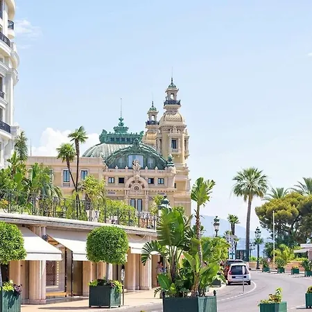 De Luxe Carre D Or One Et Casino
